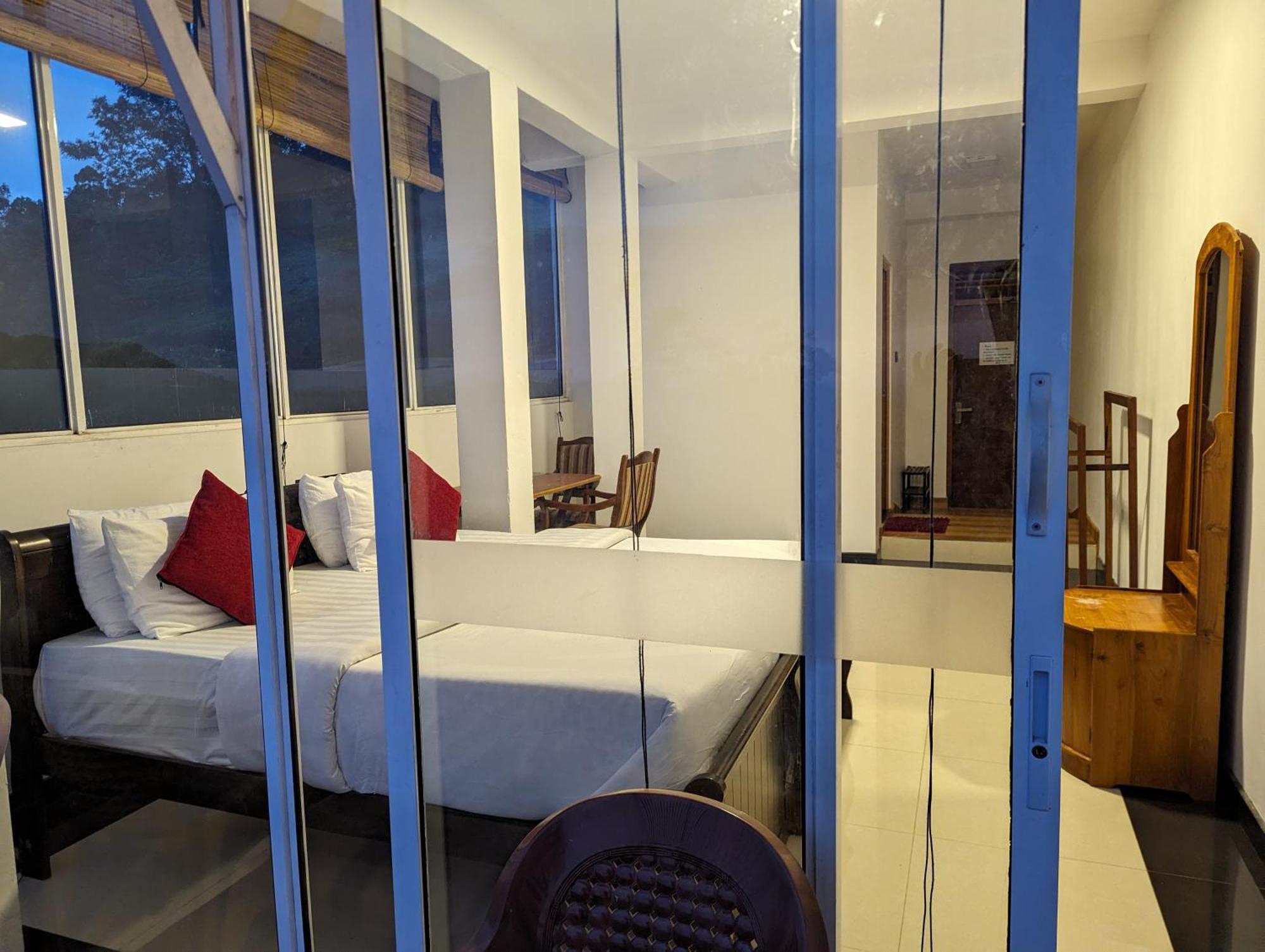 Nilowin Glenanore Guesthouse ฮาปูตาเล ภายนอก รูปภาพ