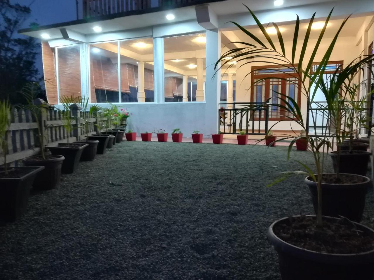 Nilowin Glenanore Guesthouse ฮาปูตาเล ภายนอก รูปภาพ